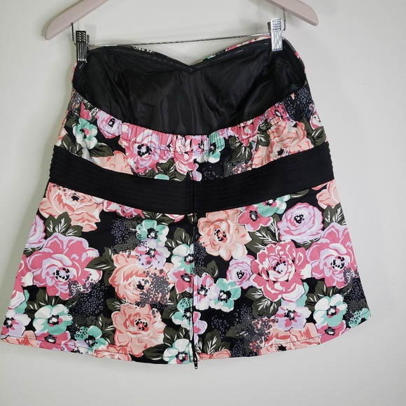 Torrid Floral Print Tube Strapless Top 2 - Picture 5 of 9